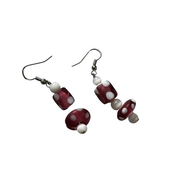 Red and White Mushroom Style Glass Beaded Earrings - Picture 3 of 5